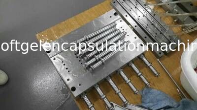 Части машины завалки капсулы Ss заполняют материальные плунжеры впрыски нагнетают заключение Softgel